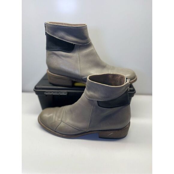 LD Tuttle quality leather Taupe Made in Italy ankle boots Size 38 US 8 - Picture 10 of 11